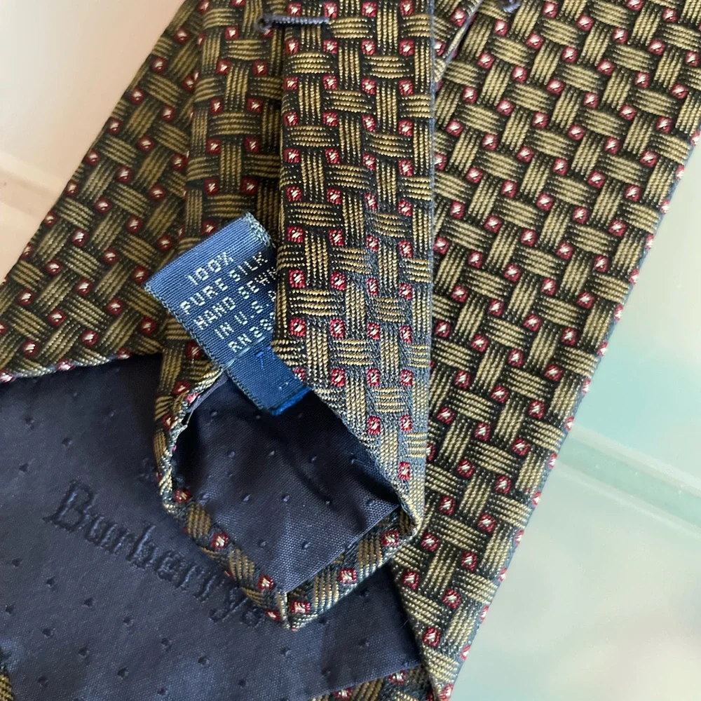 Burberry's 100% Silk Vintage Men's Tie